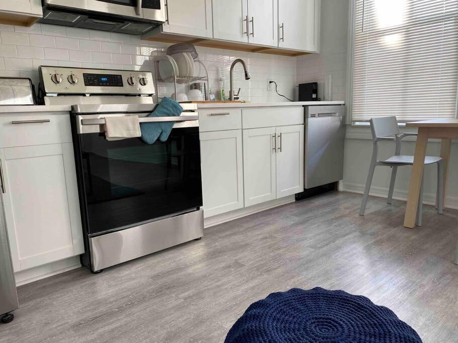 Chic Steps From Armature Works & Downtown Riverwalk
