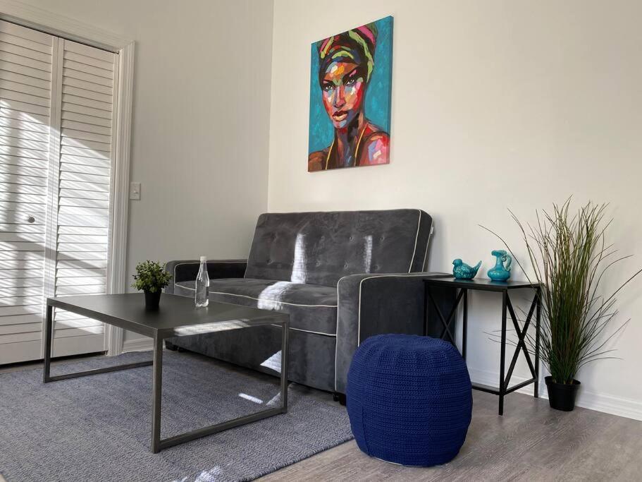 Chic Steps From Armature Works & Downtown Riverwalk Apartment *