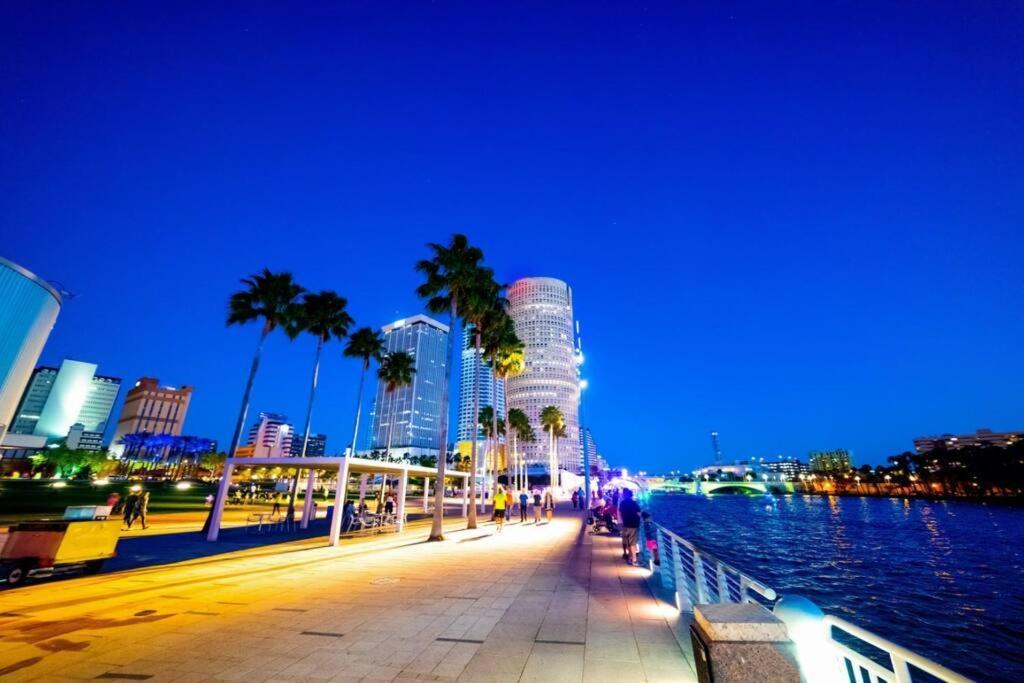 Chic Steps From Armature Works & Downtown Riverwalk Tampa
