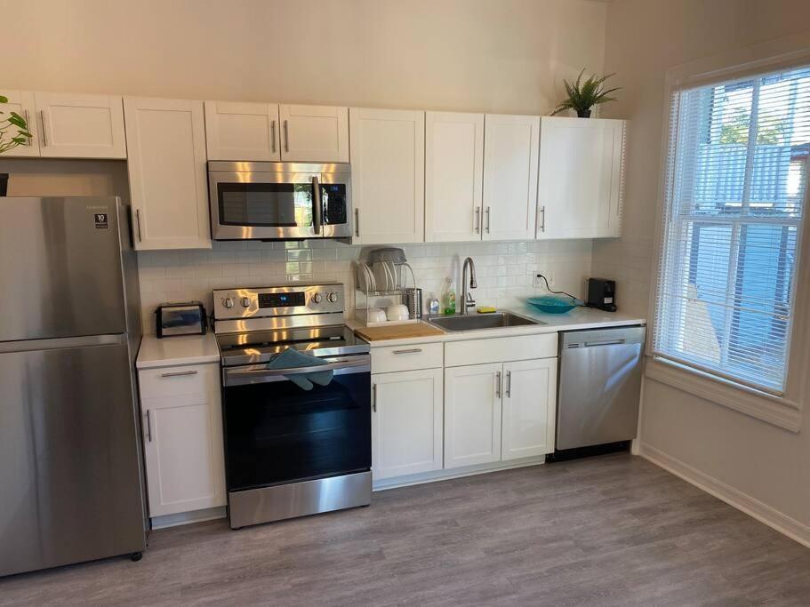 Chic Steps From Armature Works & Downtown Riverwalk